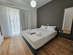 2 chambres, bureau, fer et planche à repasser, Wi-Fi gratuit
