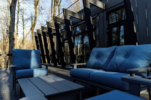 Terrace/patio - Fauna Bluff, A cliffside 2-bedroom modern cottage overlooking a bubbling stream. (Loudonville)