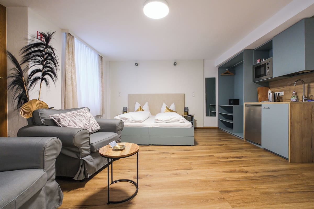 Doppelzimmer | Allergikerbettwaren, Zimmersafe, Schreibtisch