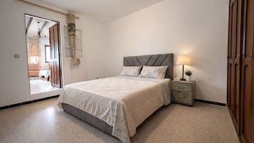 3 slaapkamers, reisbedje, wifi, beddengoed