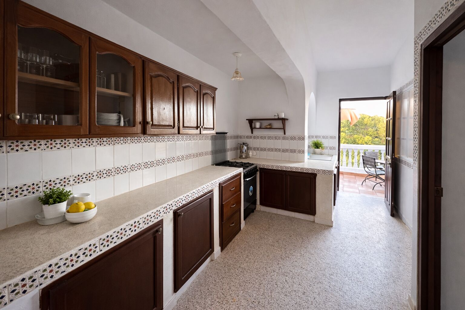 Four, plaque de cuisson, cafetière/bouilloire