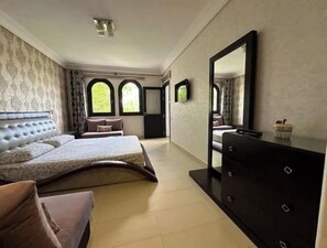 4 bedrooms, iron/ironing board, travel cot, free WiFi