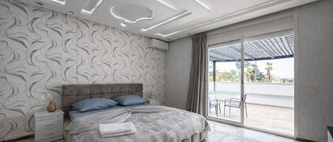 4 bedrooms, iron/ironing board, travel cot, bed sheets