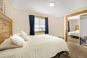 6 chambres, fer et planche à repasser, lit de bébé portatif, Wi-Fi