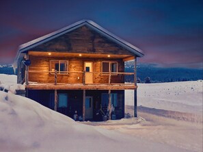 Exterior - Golden Meadows Lodge+6Bdms+AC+HotTub+WiFi+Near2YNP (Island Park)