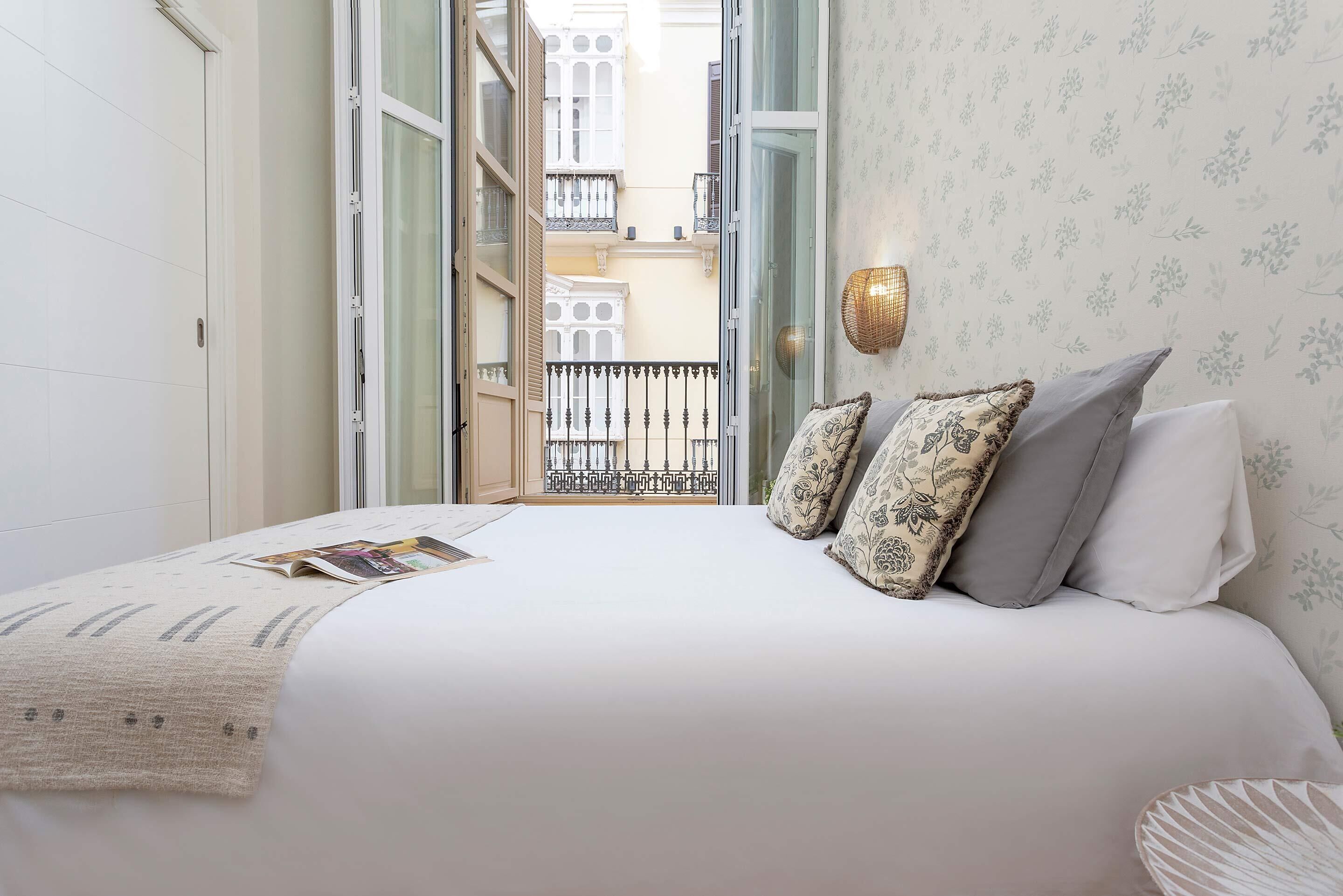 1 slaapkamer, een strijkplank/strijkijzer, wifi, beddengoed