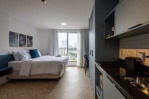 Standard Studio (485339) | Private kitchen | Fridge, microwave, stovetop, cookware/dishes/utensils - 360 Nações Unidas (São Paulo)