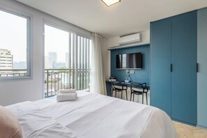 Standard Studio (523308) | In-room dining