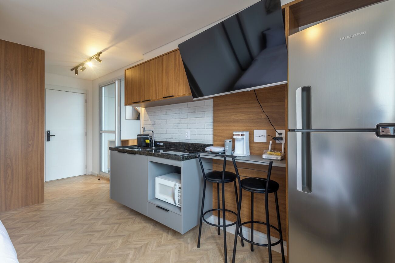 Estudio estándar (523323) | Cocina privada | Refrigerador, microondas, parrilla de estufa y utensilios de cocina 