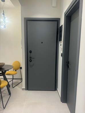 Deluxe appartement, balkon | 1 slaapkamer, luxe beddengoed, een laptopwerkplek