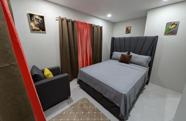 1 bedroom, WiFi, bed sheets - Deluxe Room - 1 Queen Bed (Vieux Fort)