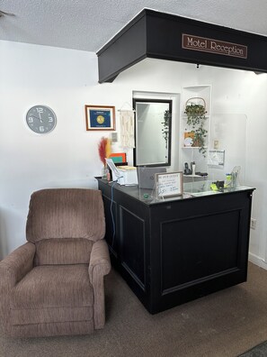 Reception - Auberge Eldo Inn (Blind River)