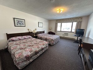 Economy Double Room, 2 Queen Beds | Desk, laptop workspace, iron/ironing board, free WiFi - Auberge Eldo Inn (Blind River)