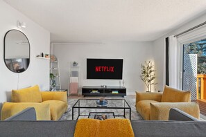 Smart-TV, Bücher, Arbeitsbereiche