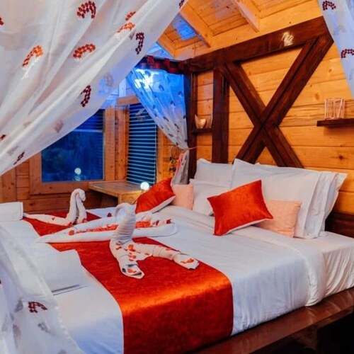 DSR Wooden Cottages - Experience the Charm of Wood and Relaxation in the Jacuzzi