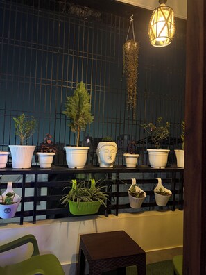 Deluxe Room | Balcony view - Kartikeya Home Stay (Varanasi)
