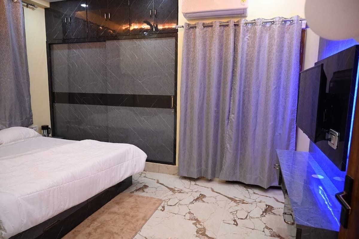 Deluxe Room | In-room safe, free WiFi