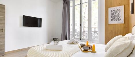 1 chambre, bureau, accès Internet, draps fournis