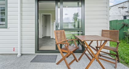 Birch Cottage - Greytown Holiday Home