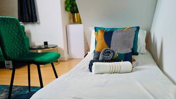 House | 2 bedrooms, iron/ironing board, free WiFi, bed sheets