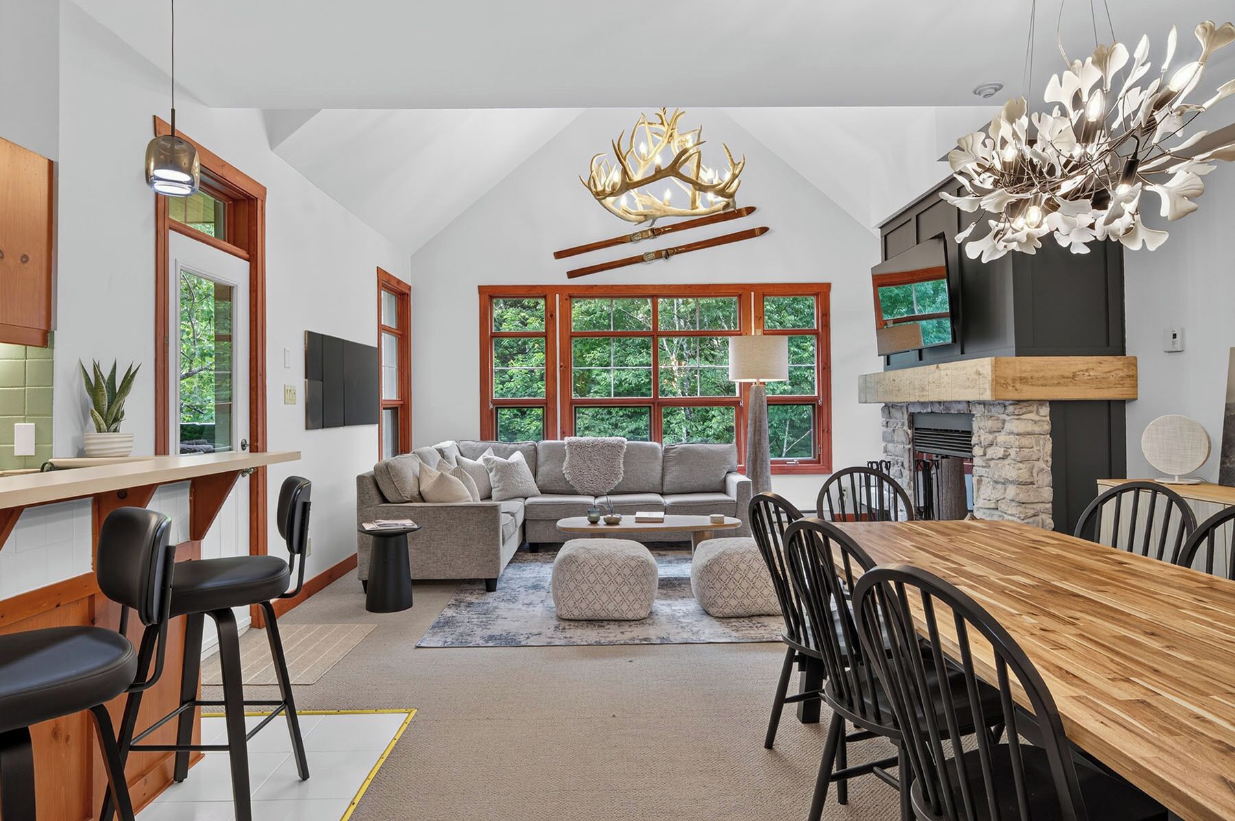 Family Condo | In-room dining