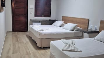 Quarto triplo luxo | 1 quarto, Wi-Fi de cortesia