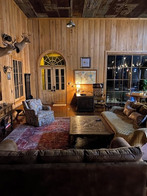 Smart TV, printers - Buster's Barn at Grant Farm
 (Pineville)