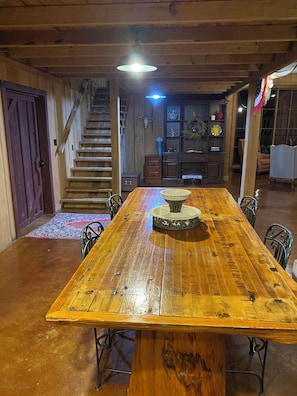 Dining - Buster's Barn at Grant Farm
 (Pineville)