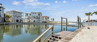 Grand Paradise, Navarre Beach