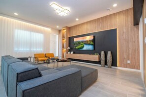 Televisio, videopelejä