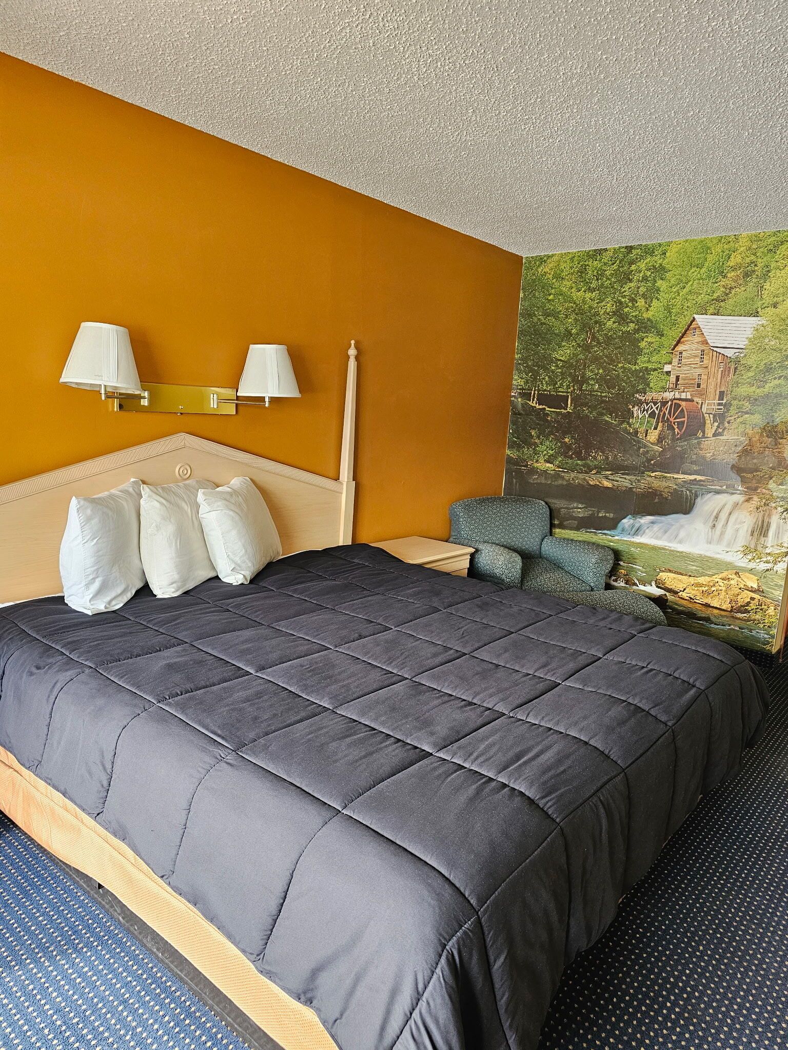 Suite estudio Deluxe | Espacio para trabajar con un portátil y wifi gratis