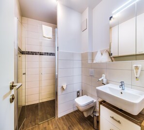 Bathroom - Luxuriose Ferienwohnung am Stormthaler See (Grossposna)