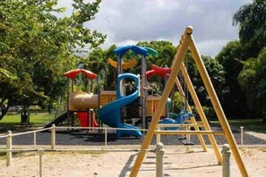 Children’s area - Charming 3-bedroom house with WiFi, pool, gym and private beach in St. Ann (St. Ann Parish)
