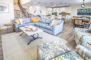 Smart TV - Seabreeze Manor – Gulf Retreat with 10% Off Stays of 7+ Nights on South Padre (South Padre Island)