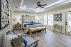 6 bedrooms, iron/ironing board, travel cot, free WiFi - Seabreeze Manor – Gulf Retreat with 10% Off Stays of 7+ Nights on South Padre (South Padre Island)