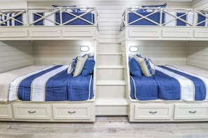 6 bedrooms, iron/ironing board, travel cot, free WiFi