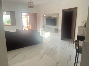 Smart TV, printers - Spacious and cozy house close to the center and beach (Porto Seguro)