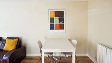 Classic Apartment | Dining room