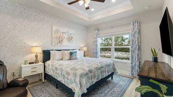 4 bedrooms, desk, iron/ironing board, free WiFi