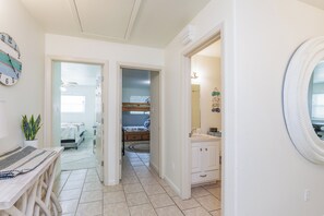 4 chambres, fer et planche Ă repasser, Wi-Fi, draps fournis