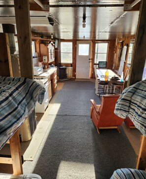 Oven, stovetop, paper towels, dining tables