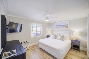 Interior - Triton Balcony w/ Pool View, Chic Design (Santa Rosa Beach)