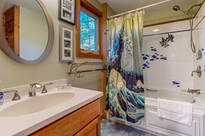 Hair dryer, towels - Centrally located Island getaway with bike path access, patio, W/D, & games (Edgartown)
