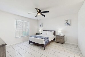 3 makuuhuonetta, silitysrauta/-lauta, Wi-Fi, vuodevaatteet