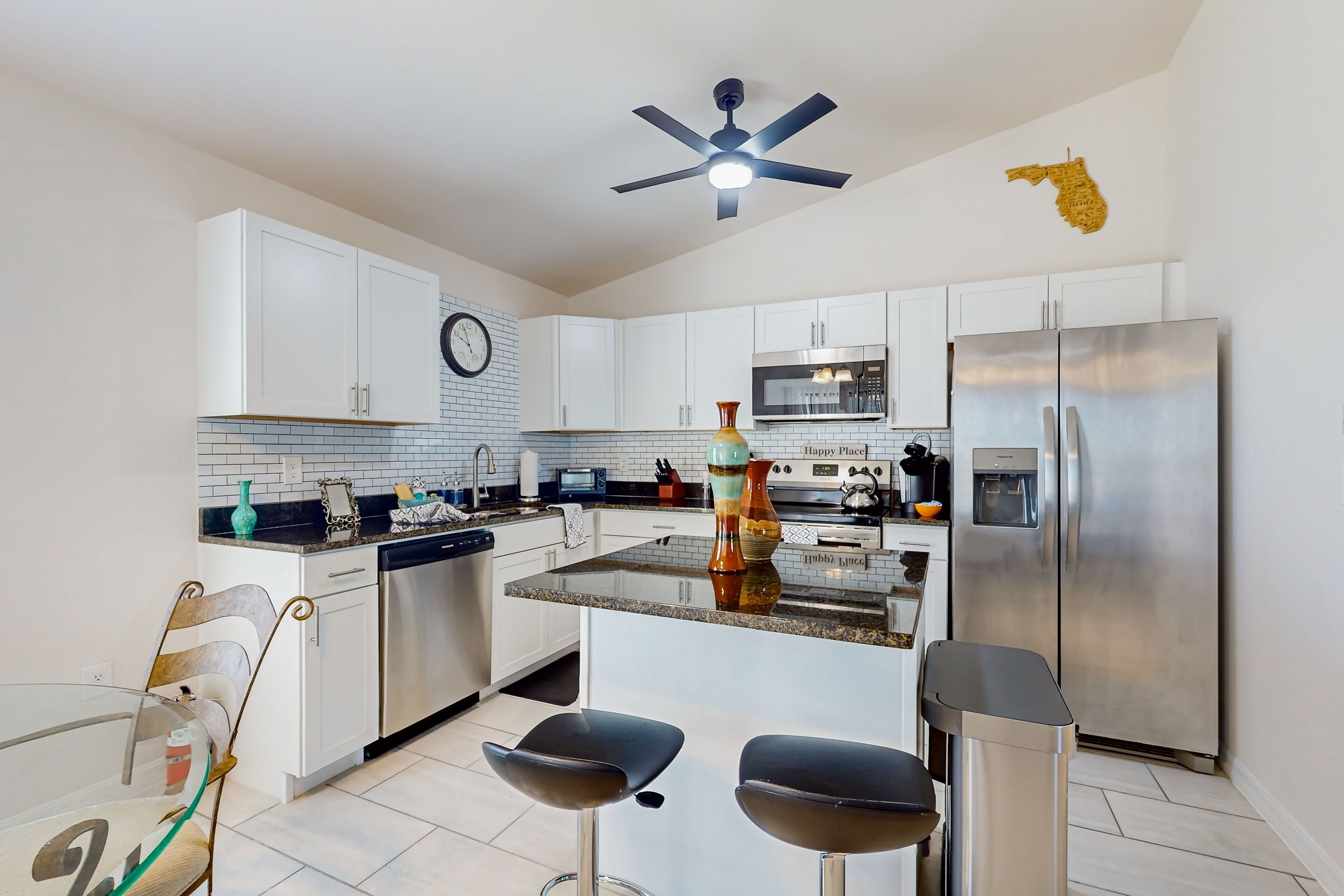 冰箱、微波炉、烤箱、炉灶