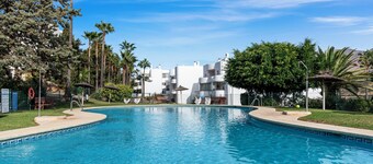 Panoramic Sea View Apartment with Pool