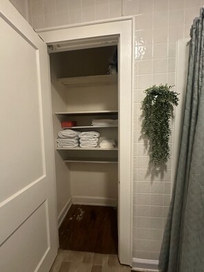 Interior - The Chillicothe House (chillicothe)