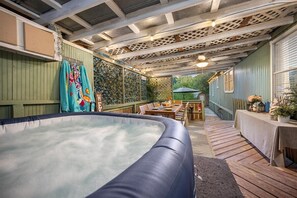 Outdoor dining - Hot Tub, Fire pit, Cabana, Covered Patio & Pet-friendly Riverside Retreat (New Braunfels)