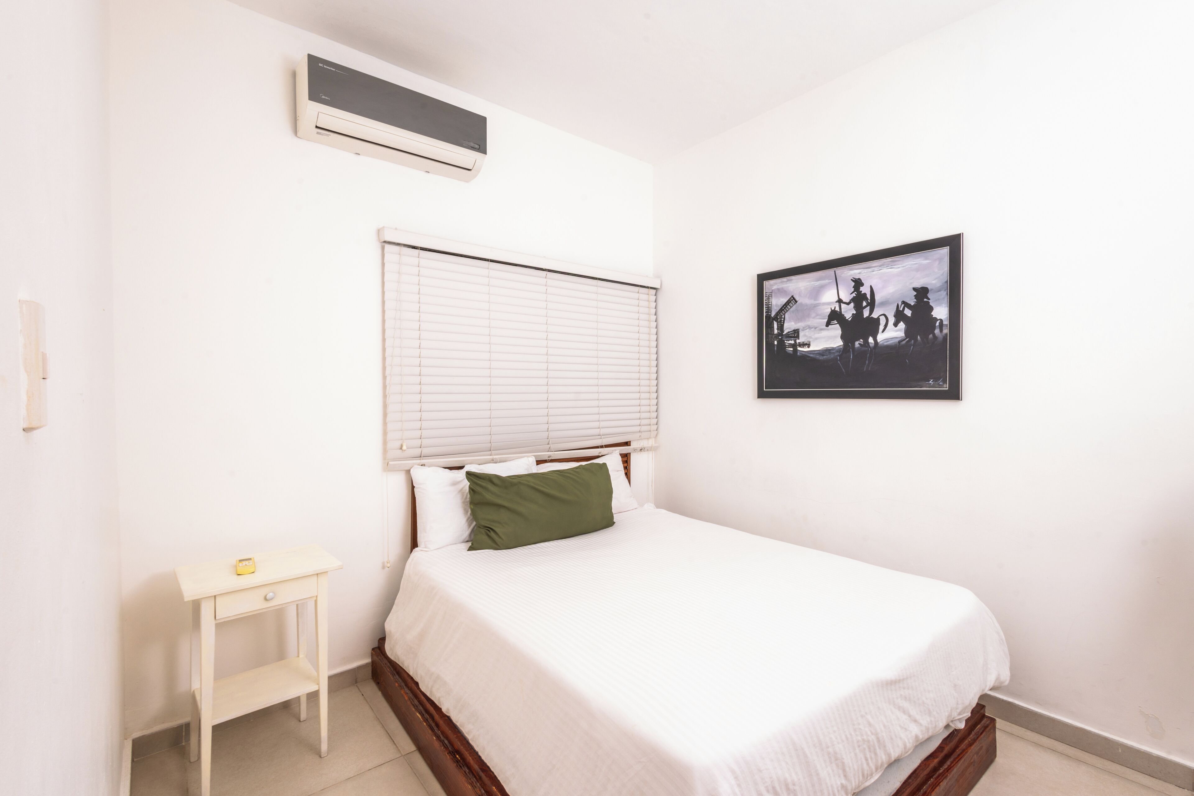 2 quartos, cofres nos quartos, ferros/tábuas de passar roupa