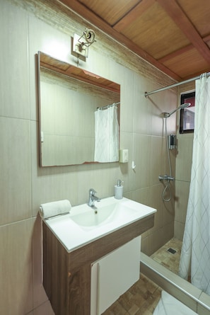 Towels, soap, shampoo, toilet paper